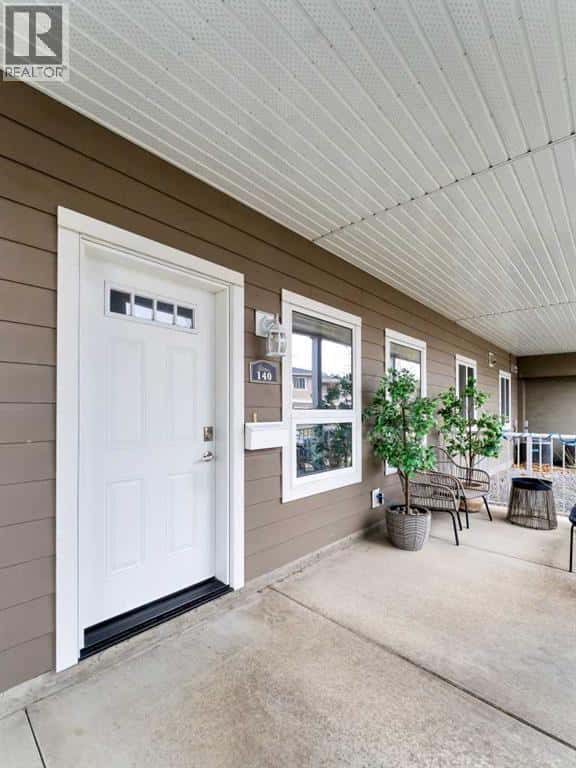 140 Southlands Pointe SE — Medicine Hat, Alberta - Photo 5 of 29