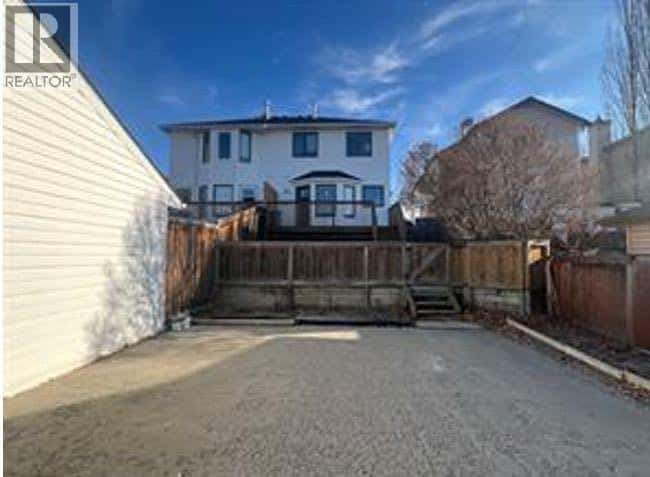 7212 Sierra Morena Boulevard SW — Calgary, Alberta - Photo 3 of 25