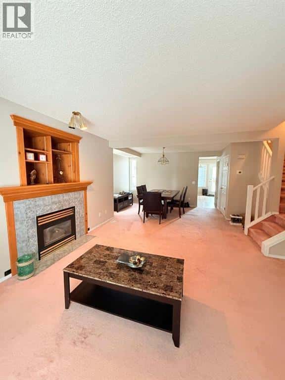 7212 Sierra Morena Boulevard SW — Calgary, Alberta - Photo 4 of 25