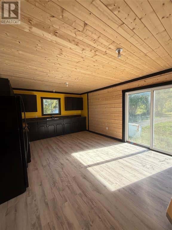 182 Bayside Drive — Lethbridge, Newfoundland & Labrador - Photo 2 of 17