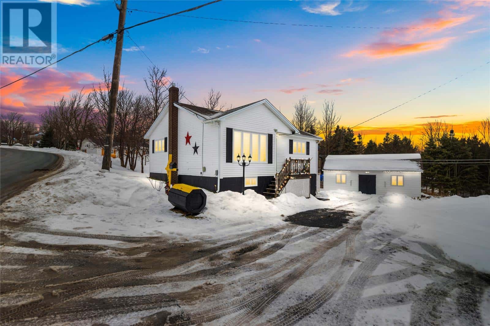 104 Church Road — Victoria, Newfoundland & Labrador - Photo 2 of 32