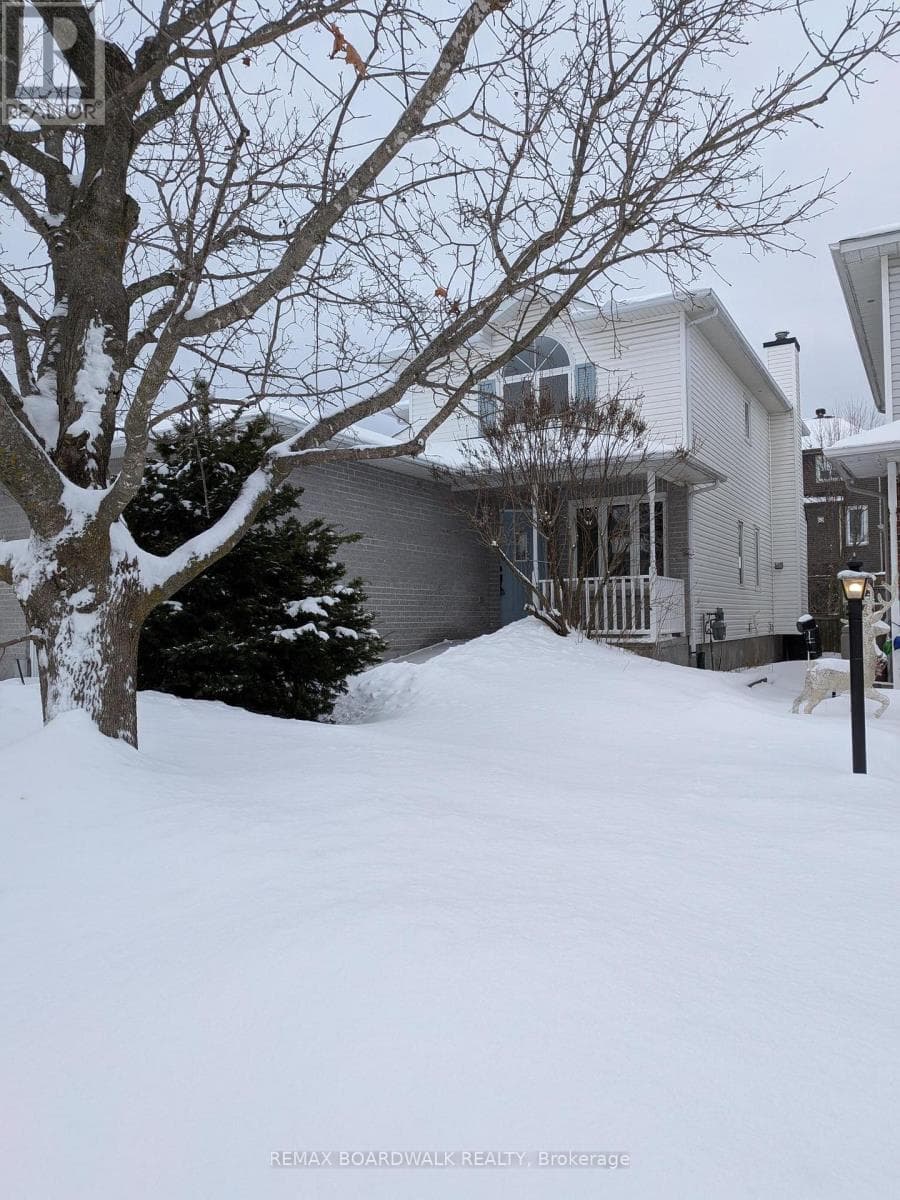 85 ALON STREET — Ottawa, Ontario - Main photo