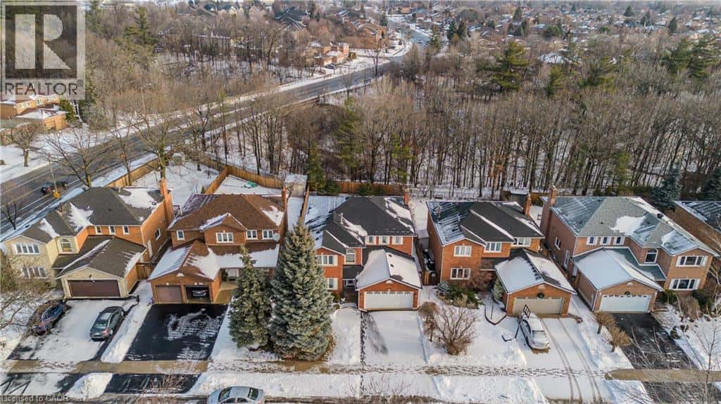 460 HEDGEROW Lane — Oakville, Ontario - Photo 4 of 48