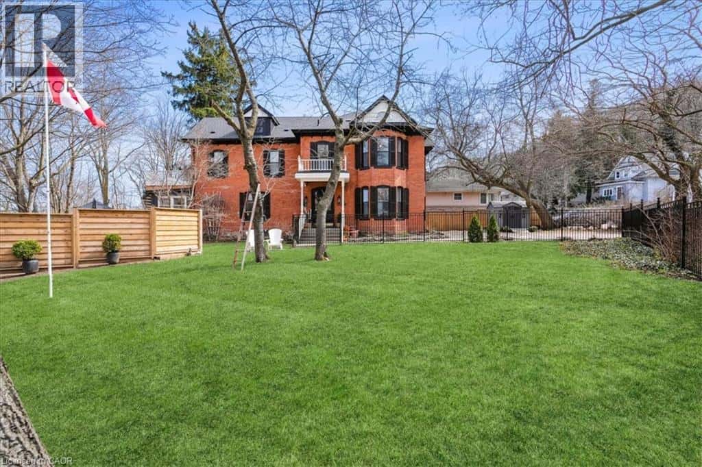 123 MAIN Street W — Grimsby, Ontario - Photo 2 of 48