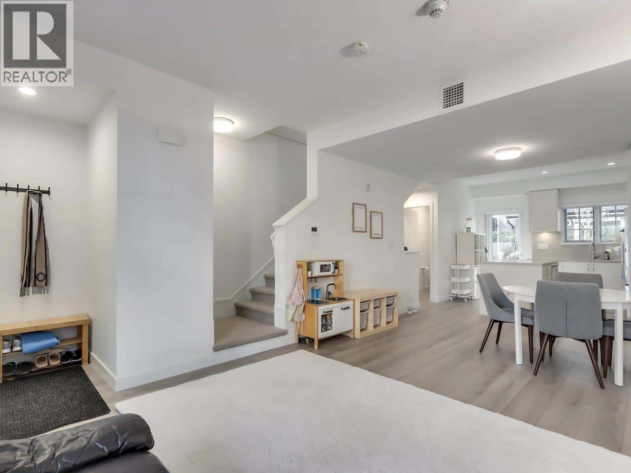 114 678 FAIRVIEW STREET — Coquitlam, British Columbia - Photo 3 of 33