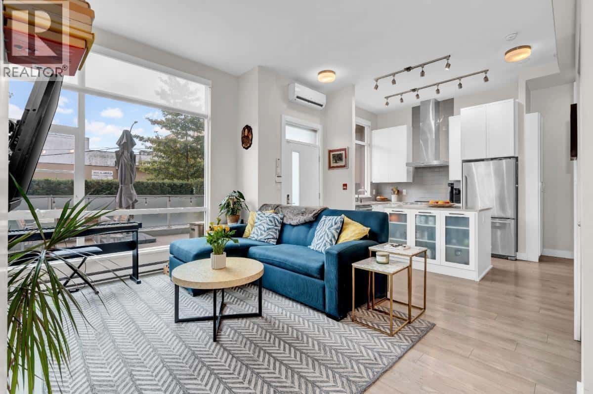 TH1 1728 GILMORE AVENUE — Burnaby, British Columbia - Photo 3 of 34