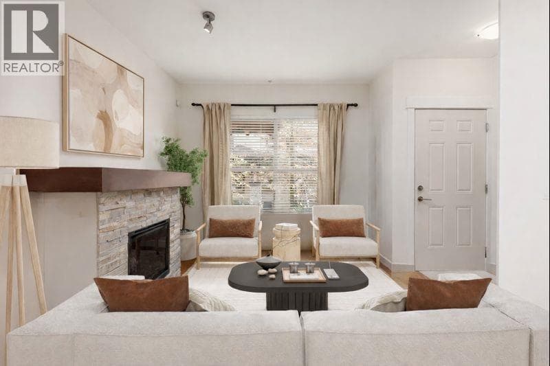 4 307 E 15TH STREET — North Vancouver, British Columbia - Main photo