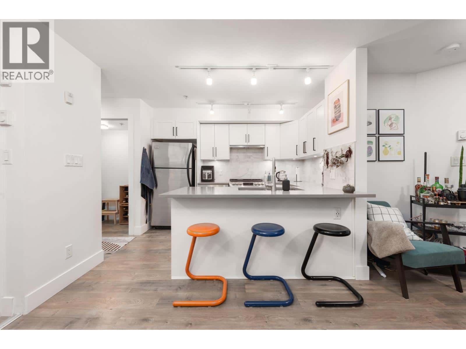 217 2150 E HASTINGS STREET — Vancouver, British Columbia - Photo 5 of 29