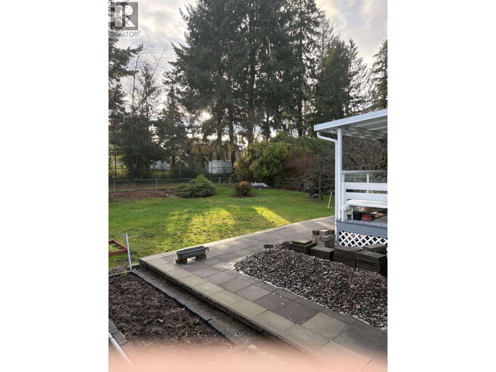 5757 EBBTIDE STREET — Sunshine Valley, British Columbia - Photo 3 of 22