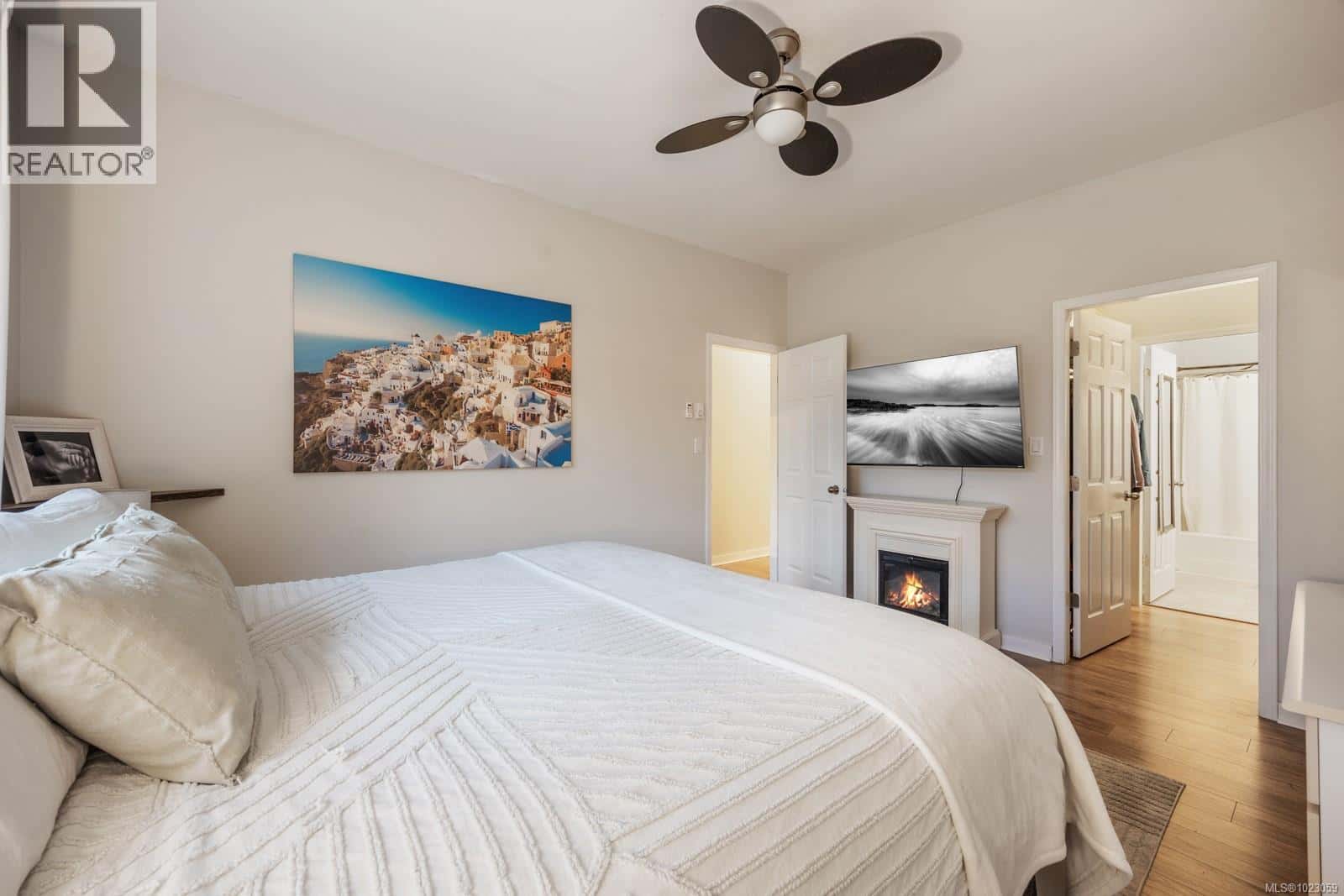 101 2727 1st St — Courtenay, British Columbia - Photo 3 of 44