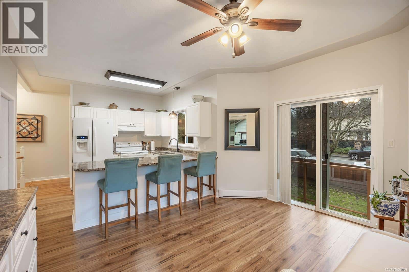 101 2727 1st St — Courtenay, British Columbia - Photo 5 of 44