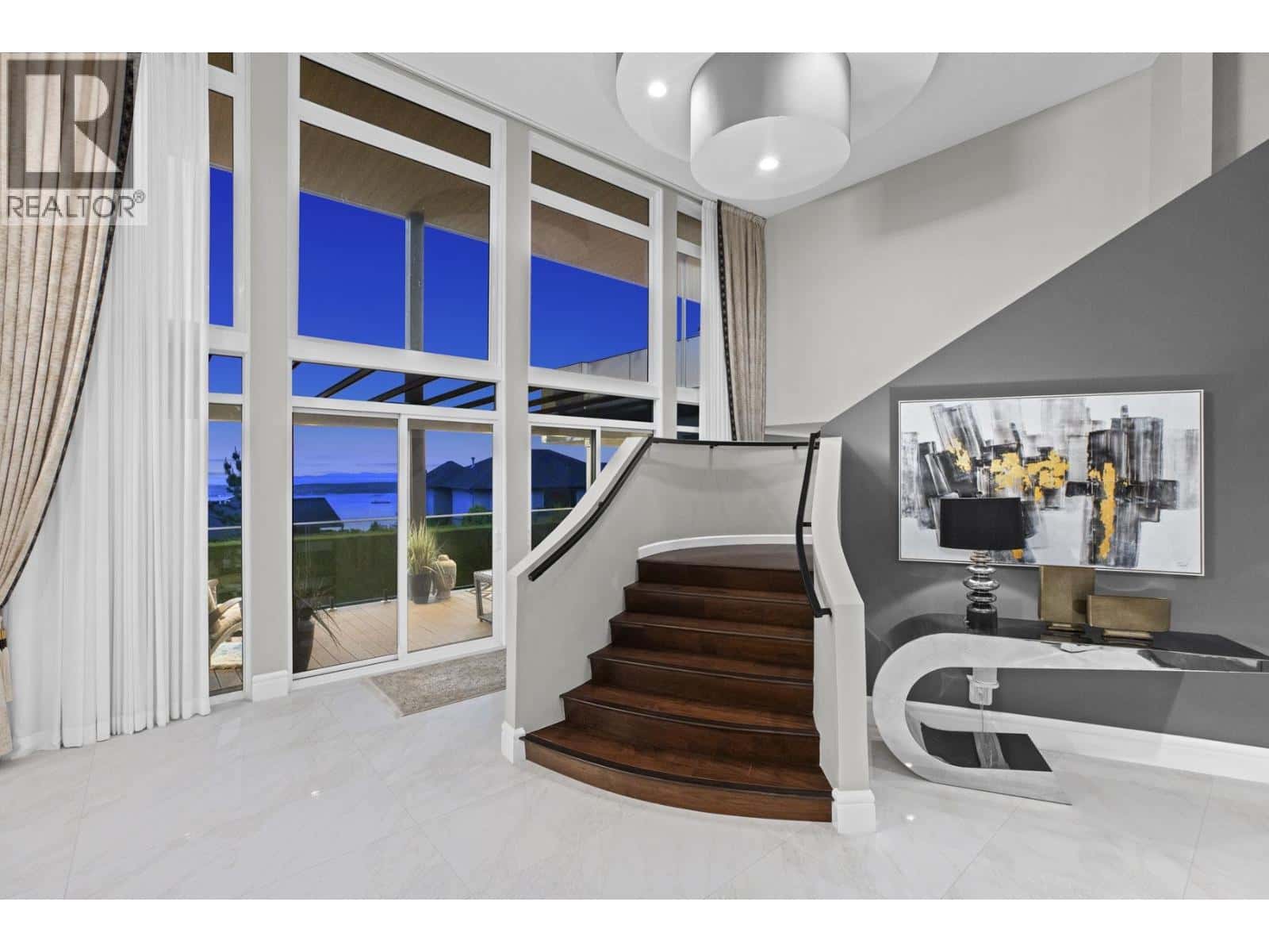 1130 EYREMOUNT DRIVE — West Vancouver, British Columbia - Photo 4 of 40