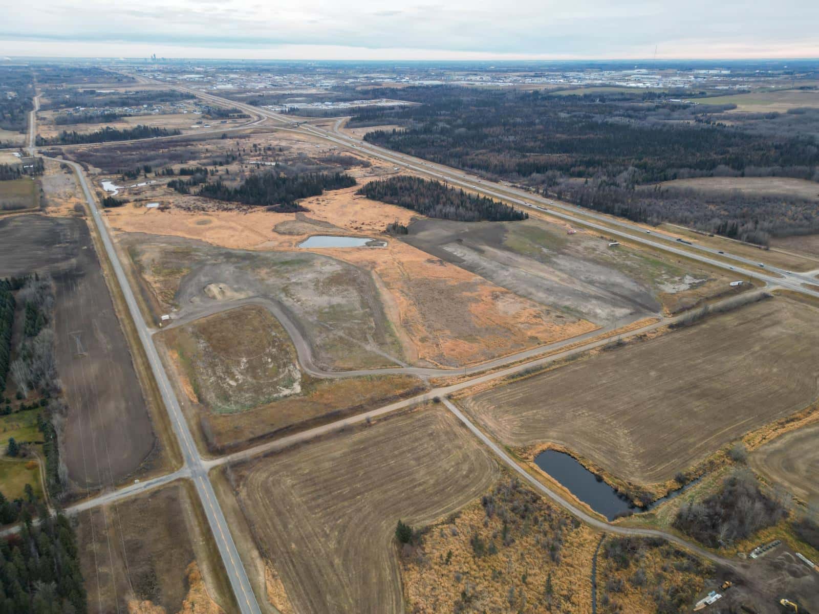 Yellowhead Trail — Parkland County, Alberta - Photo 3 of 7