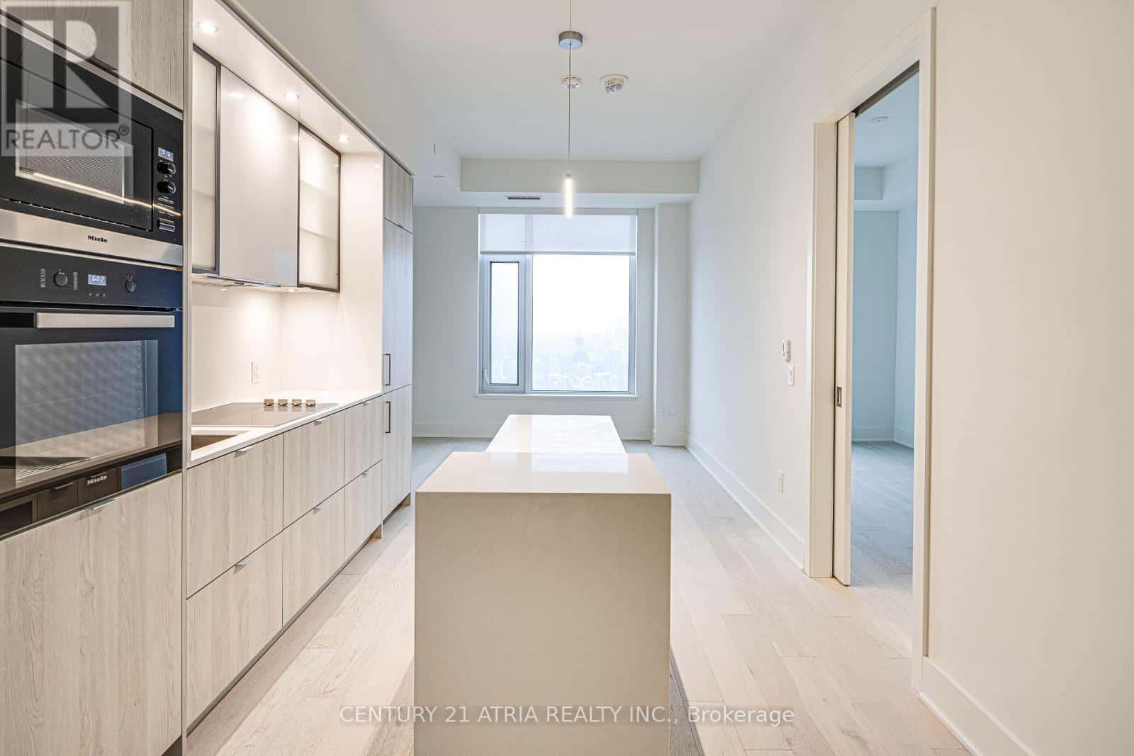 6303 - 11 YORKVILLE AVENUE — Toronto (Annex), Ontario - Photo 5 of 39