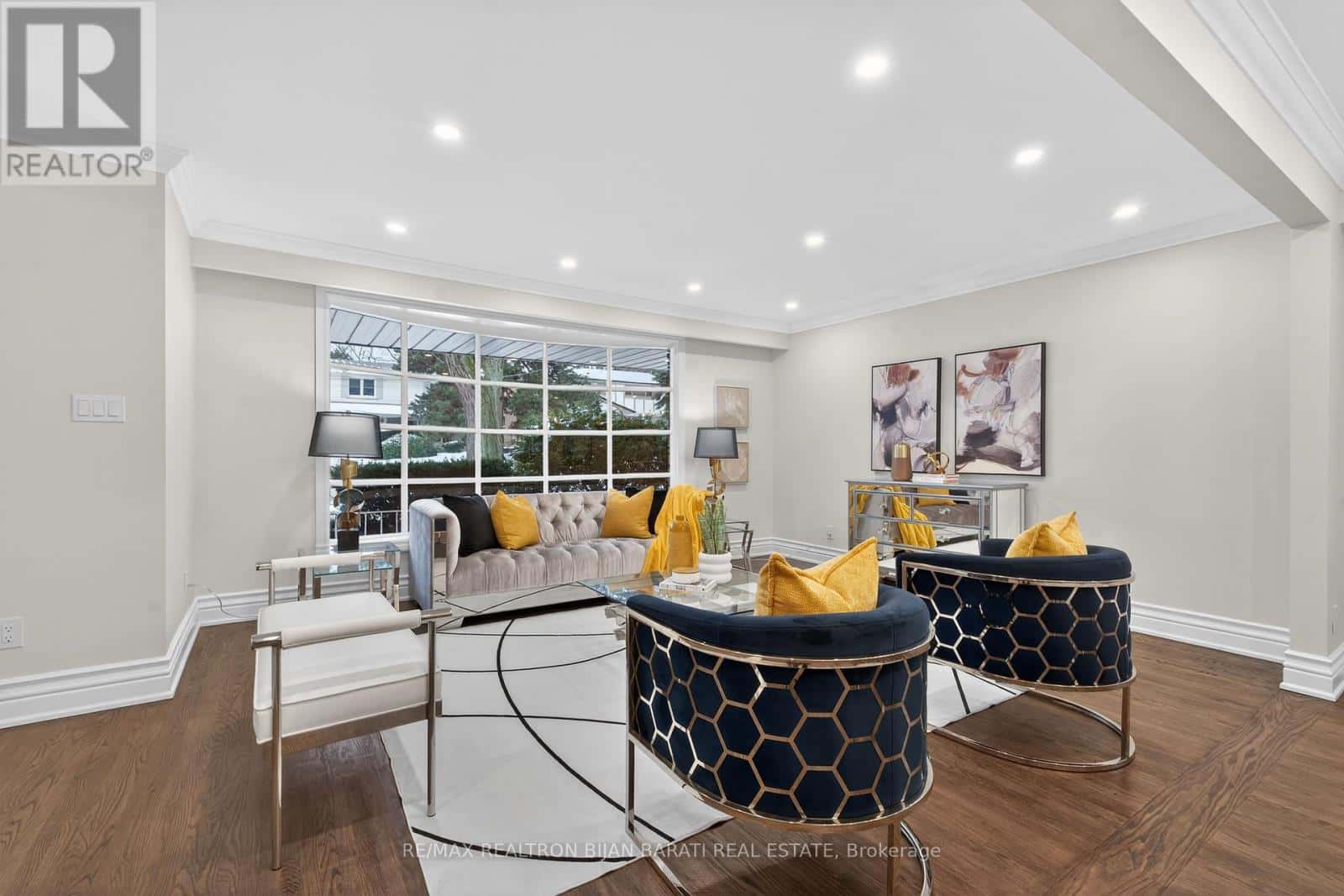 32 COLONNADE ROAD — Toronto (Bayview Woods-Steeles), Ontario - Photo 4 of 49