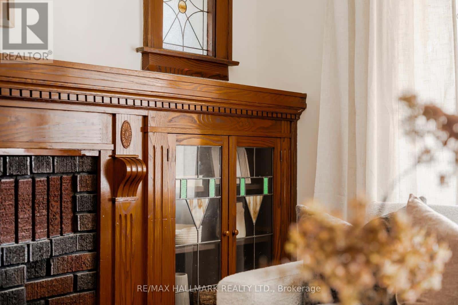 2076 GERRARD STREET E — Toronto (East End-Danforth), Ontario - Photo 2 of 22