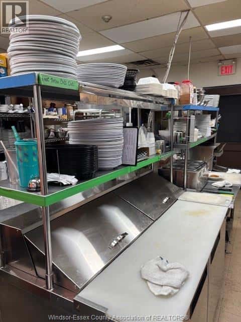 989 FRONT ROAD — LaSalle, Ontario - Photo 5 of 7