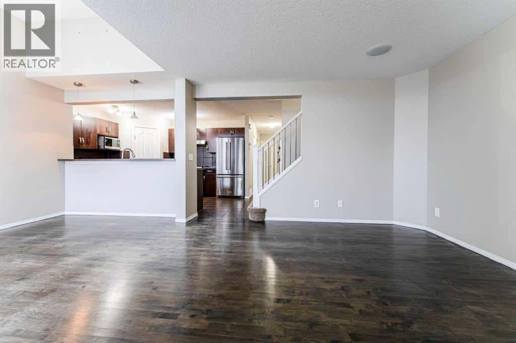 20 Bridlecrest Court SW — Calgary, Alberta - Photo 4 of 50