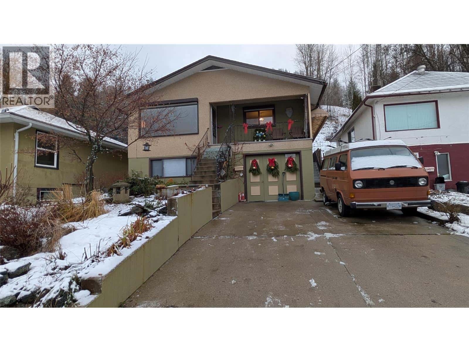 146 Colley Street — Warfield, British Columbia - Photo 2 of 55