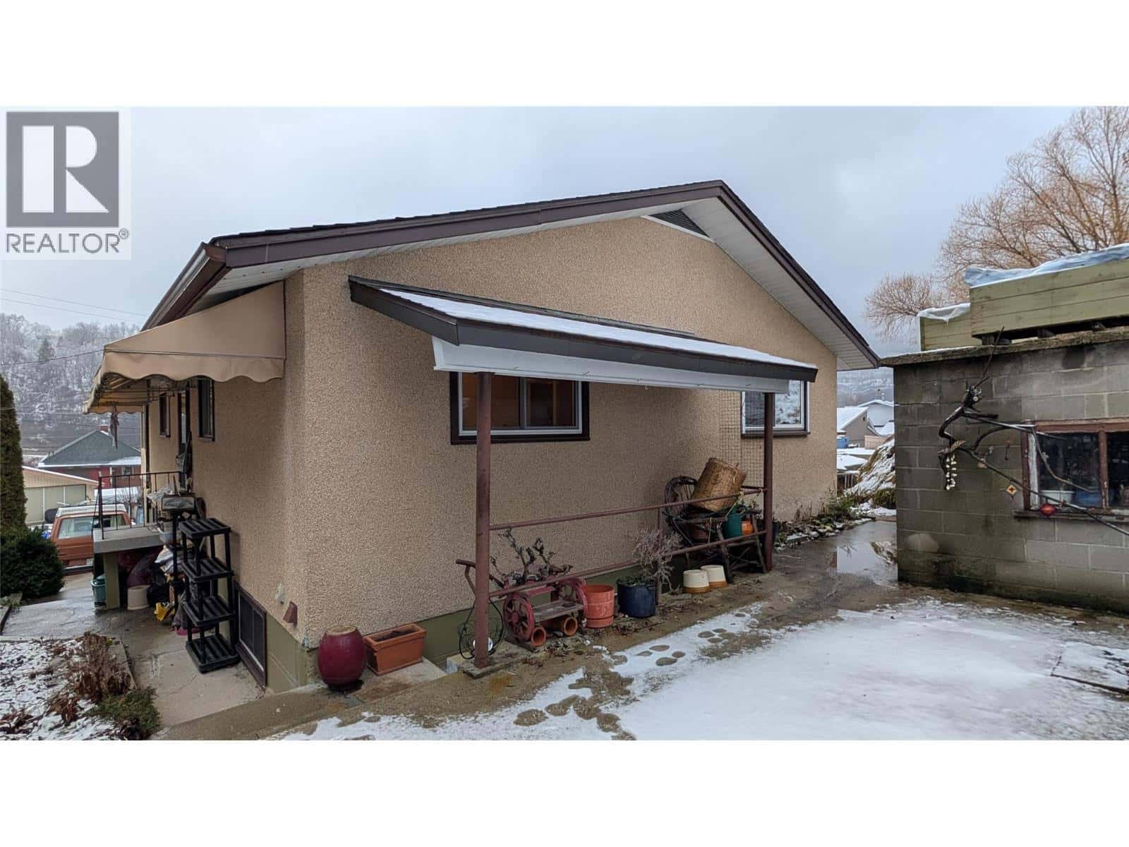 146 Colley Street — Warfield, British Columbia - Photo 4 of 55