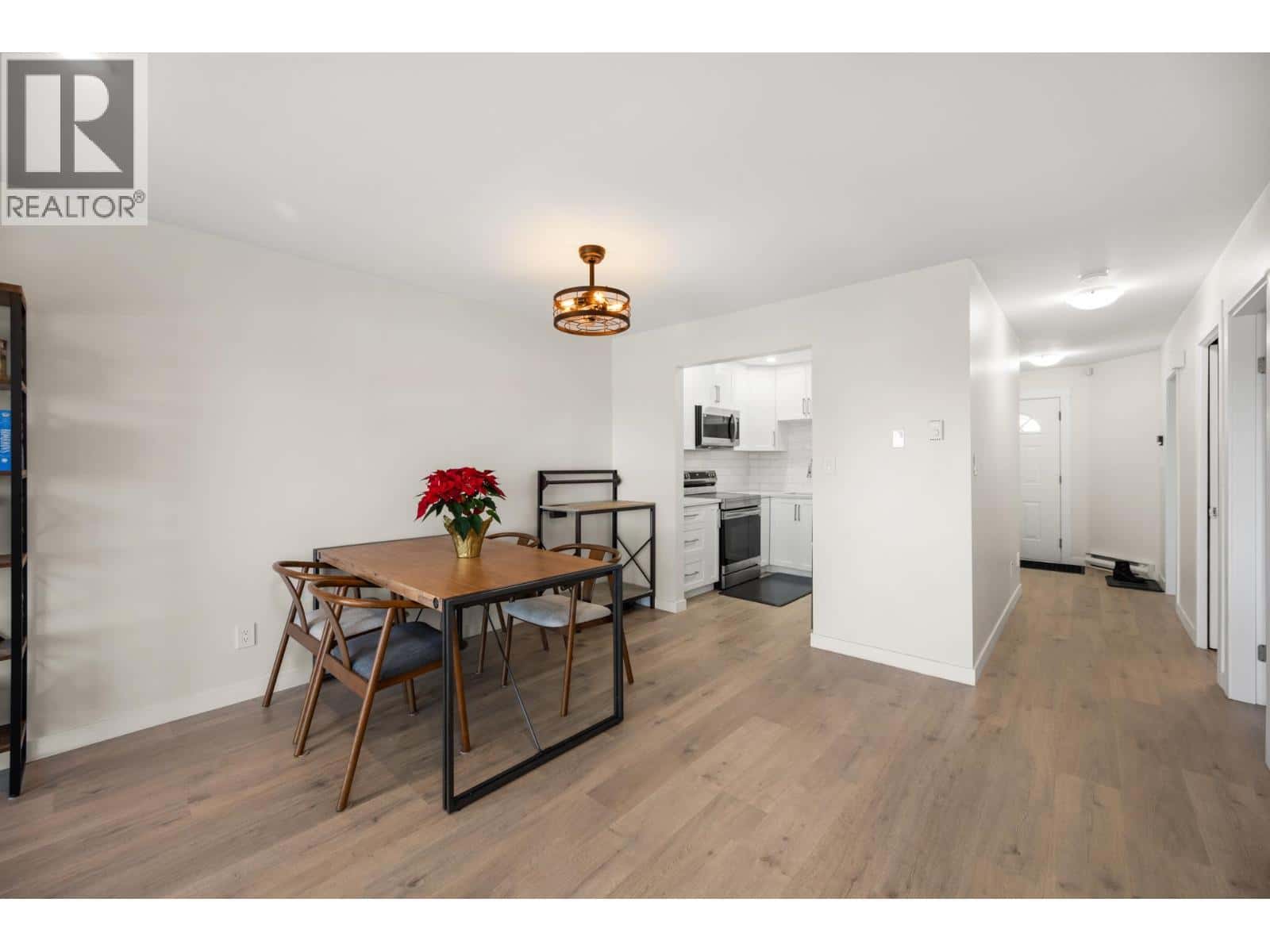 2 11464 FISHER STREET — Maple Ridge, British Columbia - Photo 5 of 40