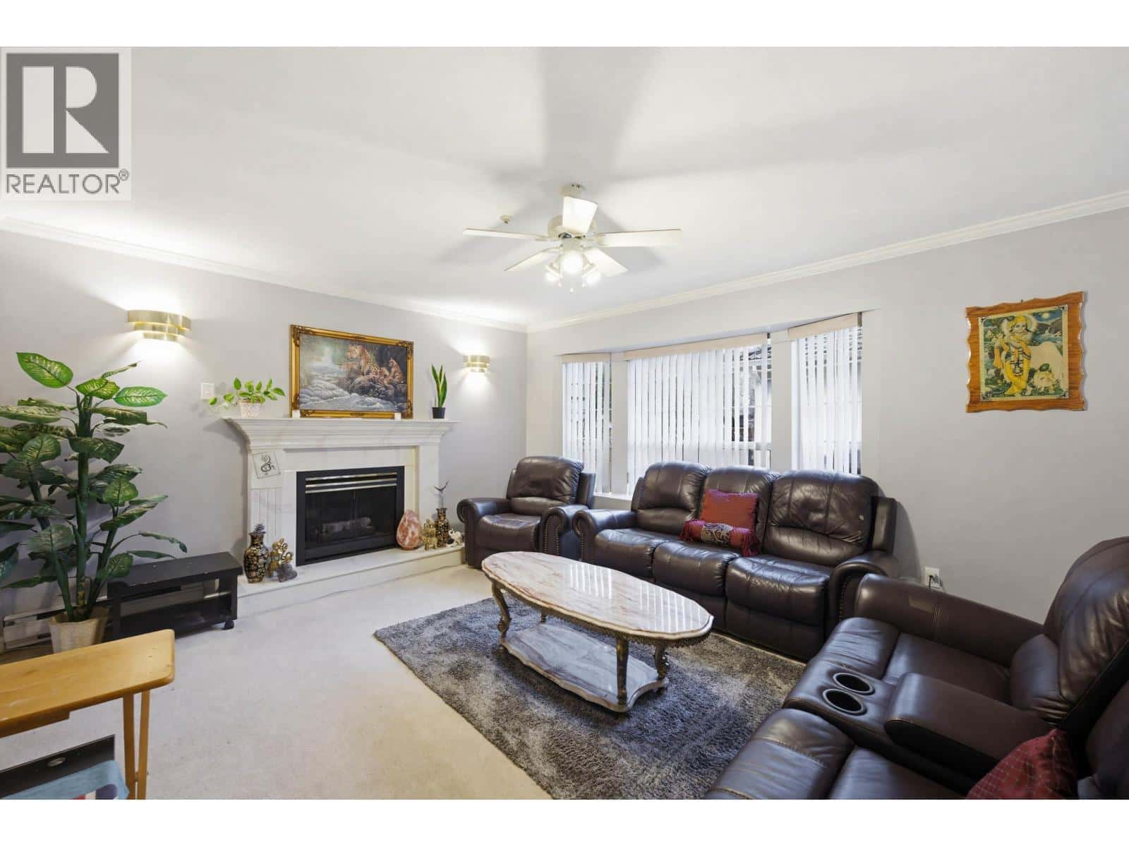 557 E 44TH AVENUE — Vancouver, British Columbia - Photo 4 of 29