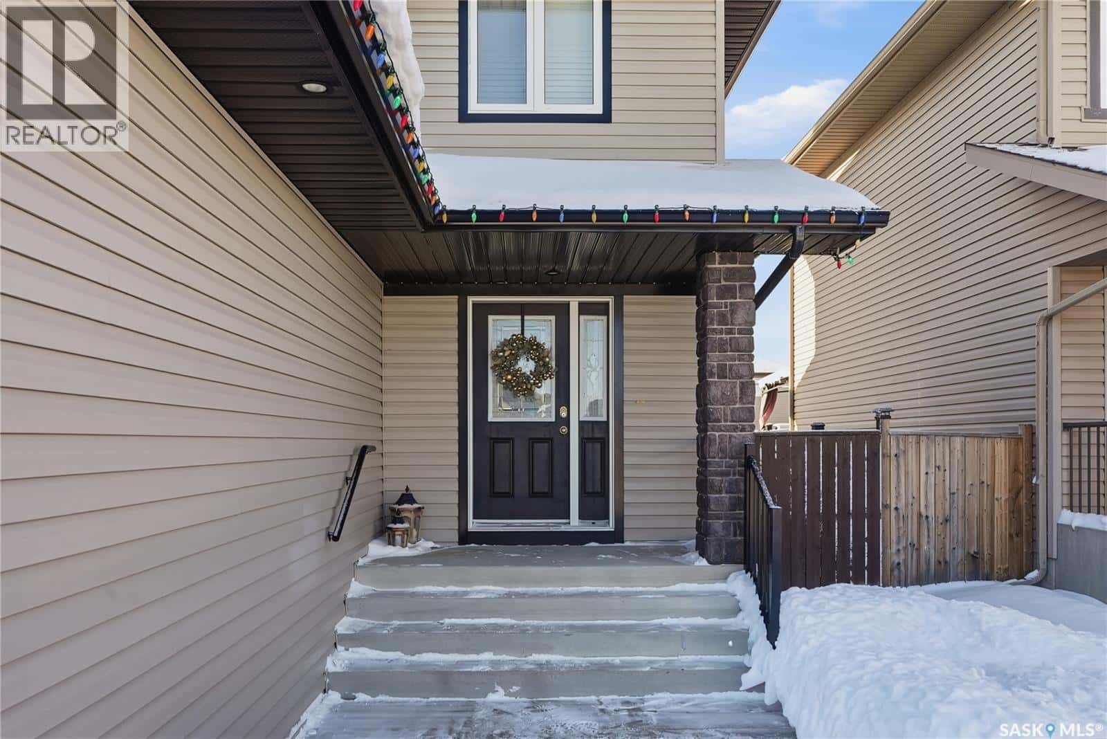 819 Korol WAY — Saskatoon, Saskatchewan - Photo 3 of 45