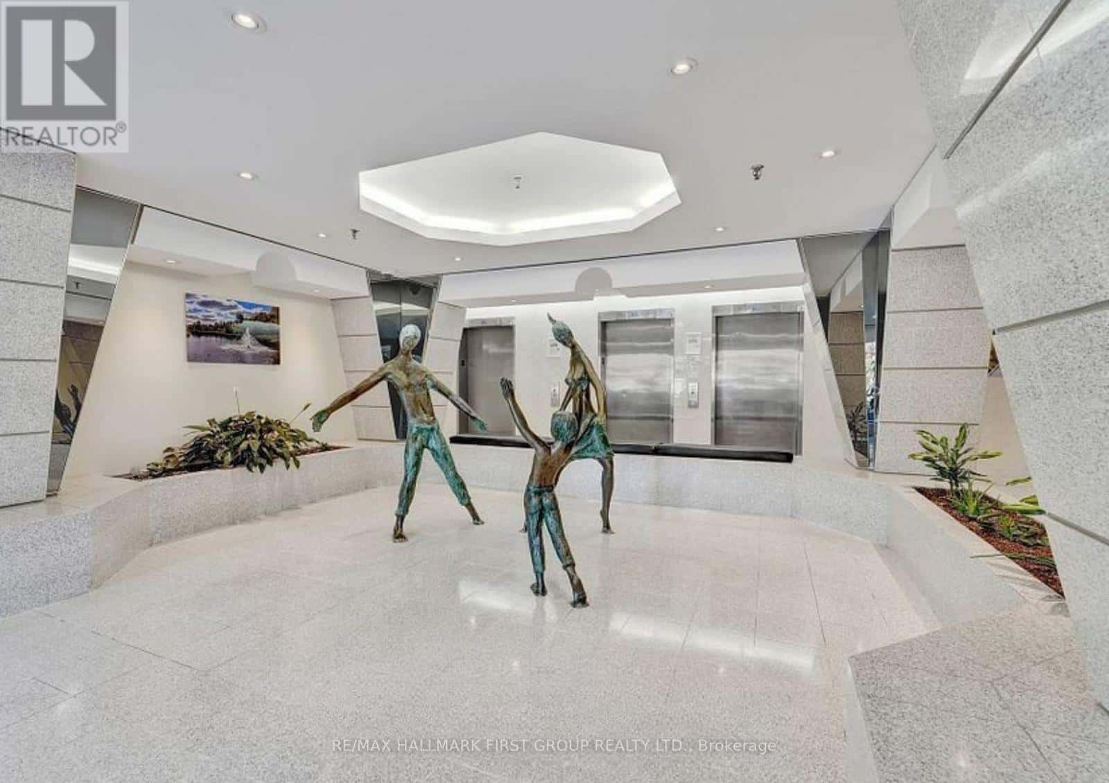 807 - 2466 EGLINTON AVENUE E — Toronto (Eglinton East), Ontario - Photo 4 of 17