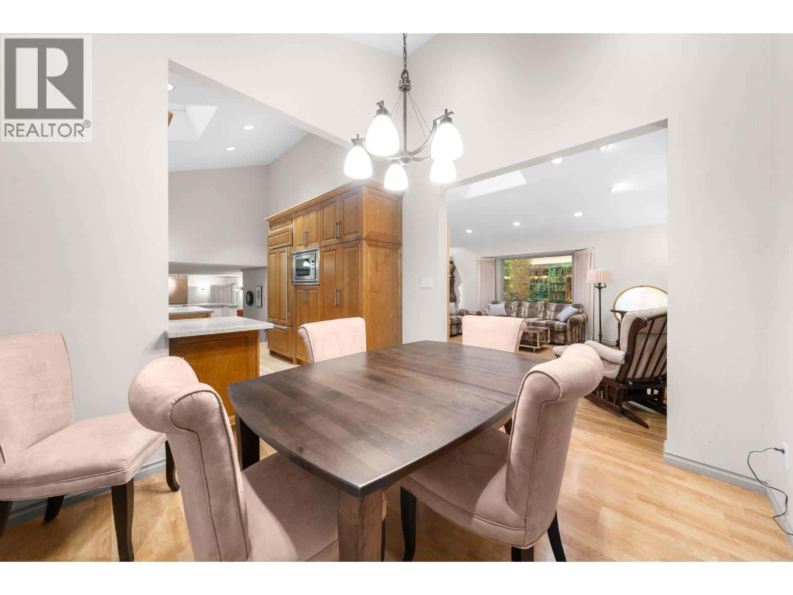 1200 HILARY PLACE — North Vancouver, British Columbia - Photo 4 of 27