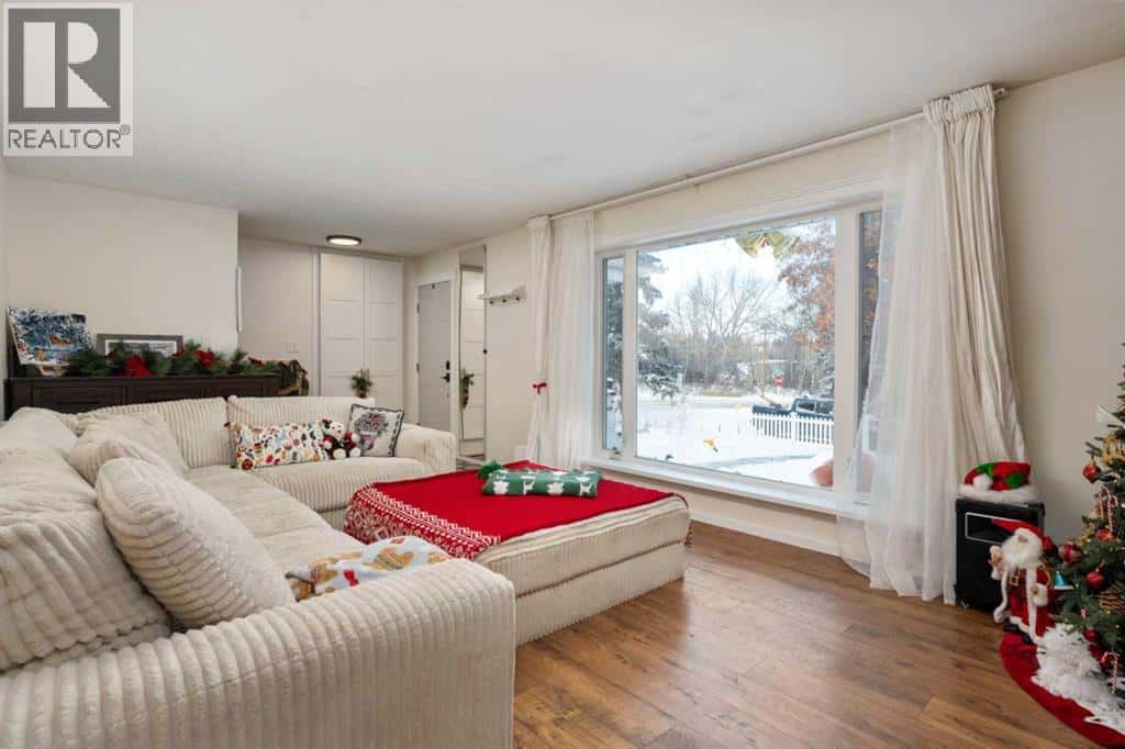 2 Grand Park Crescent — Camrose, Alberta - Photo 2 of 27