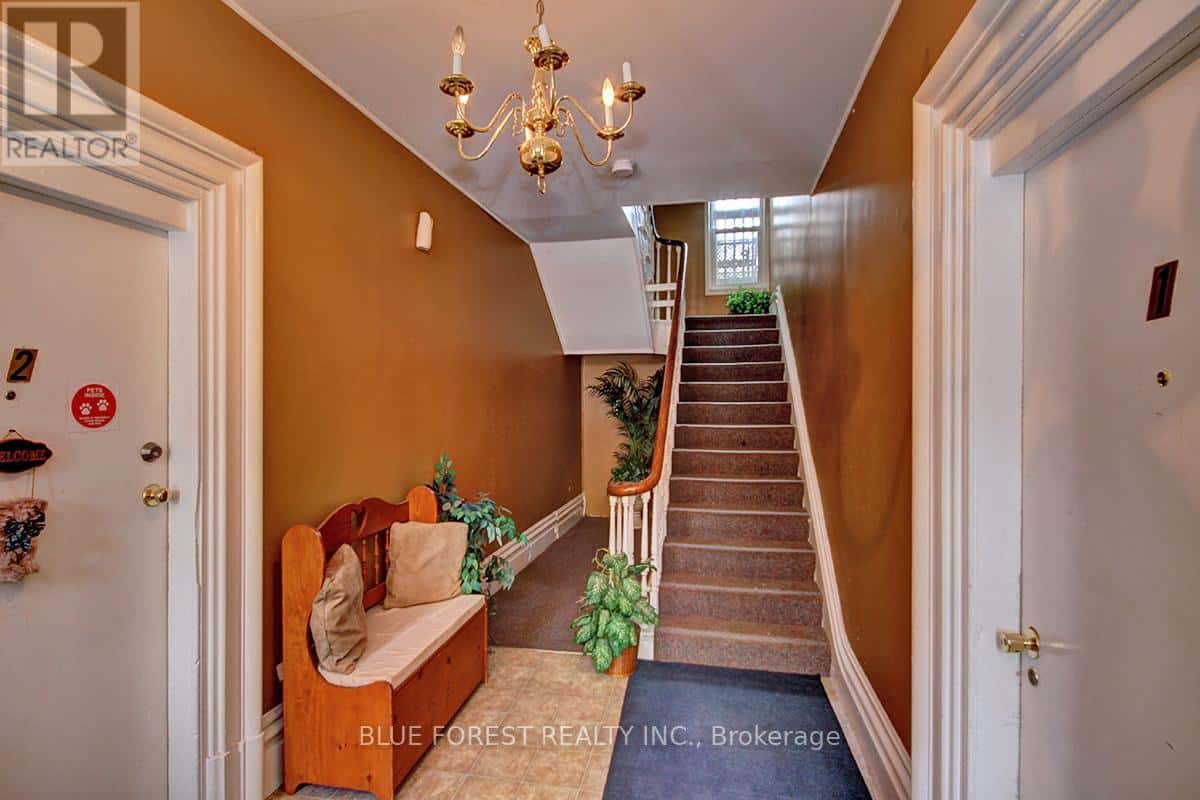 7 CHURCH STREET — St. Thomas, Ontario - Photo 5 of 39