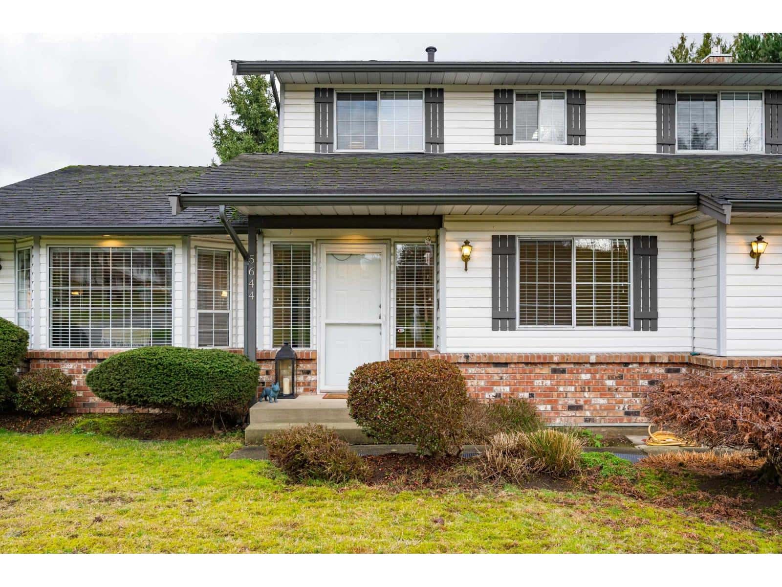 5644 E SUNRISE CRESCENT — Surrey, British Columbia - Photo 3 of 39