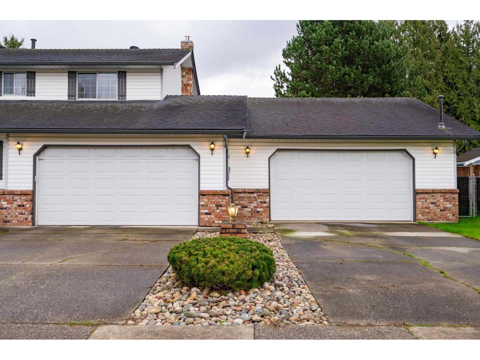 5644 E SUNRISE CRESCENT — Surrey, British Columbia - Photo 2 of 39