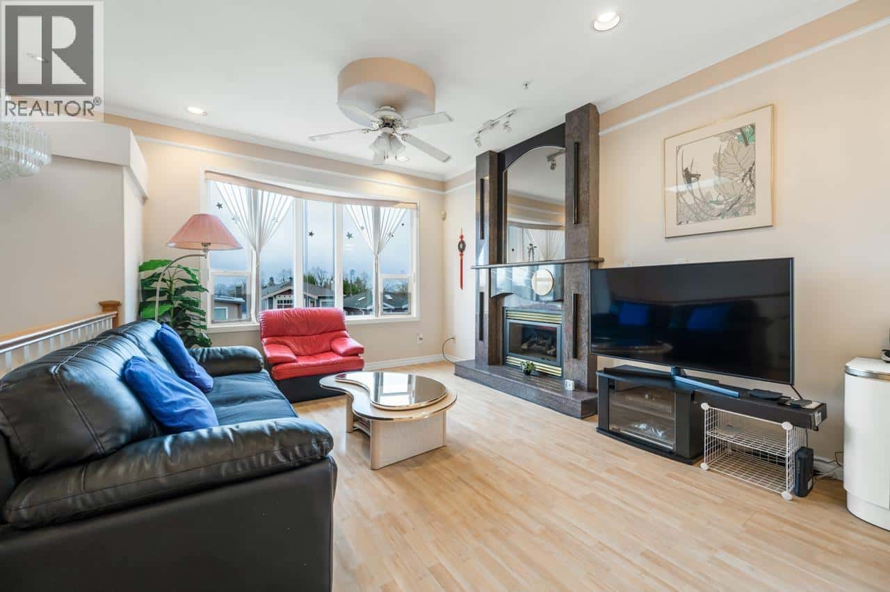 3632 E 28TH AVENUE — Vancouver, British Columbia - Photo 4 of 33