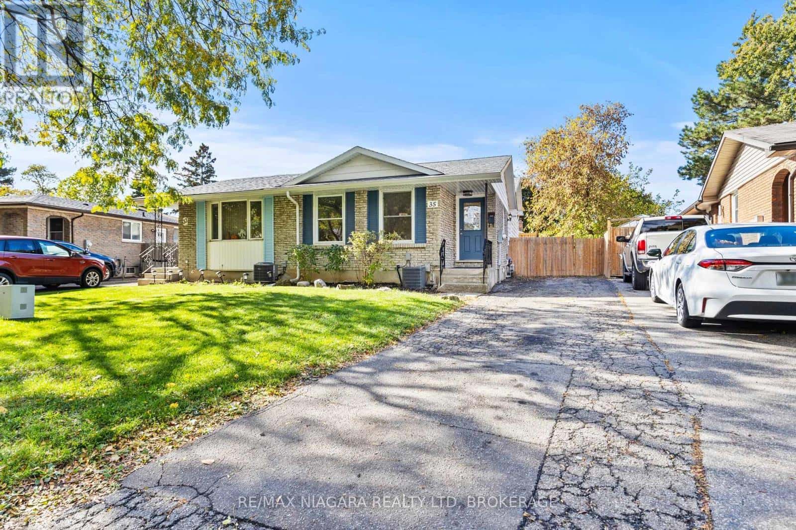 35 LAFAYETTE DRIVE — St. Catharines (Lakeport), Ontario - Photo 3 of 40