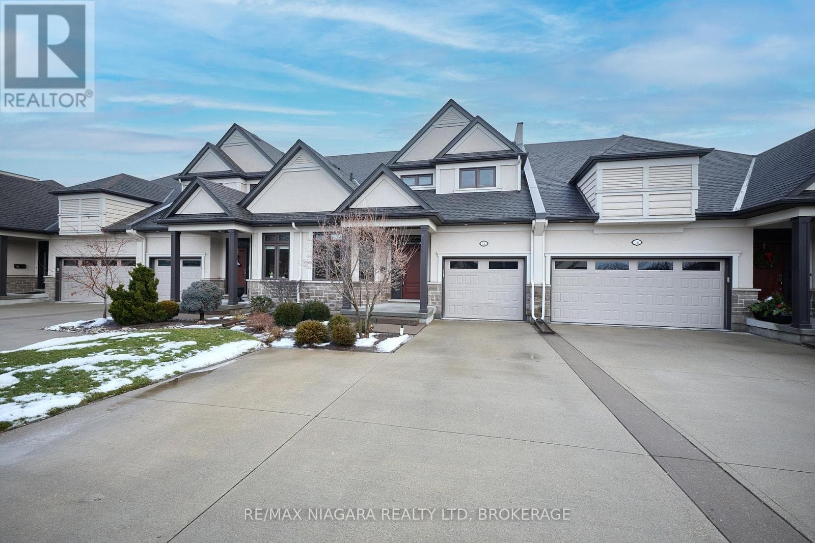 7 - 14 EMERALD COMMON — St. Catharines (Lakeshore), Ontario - Main photo