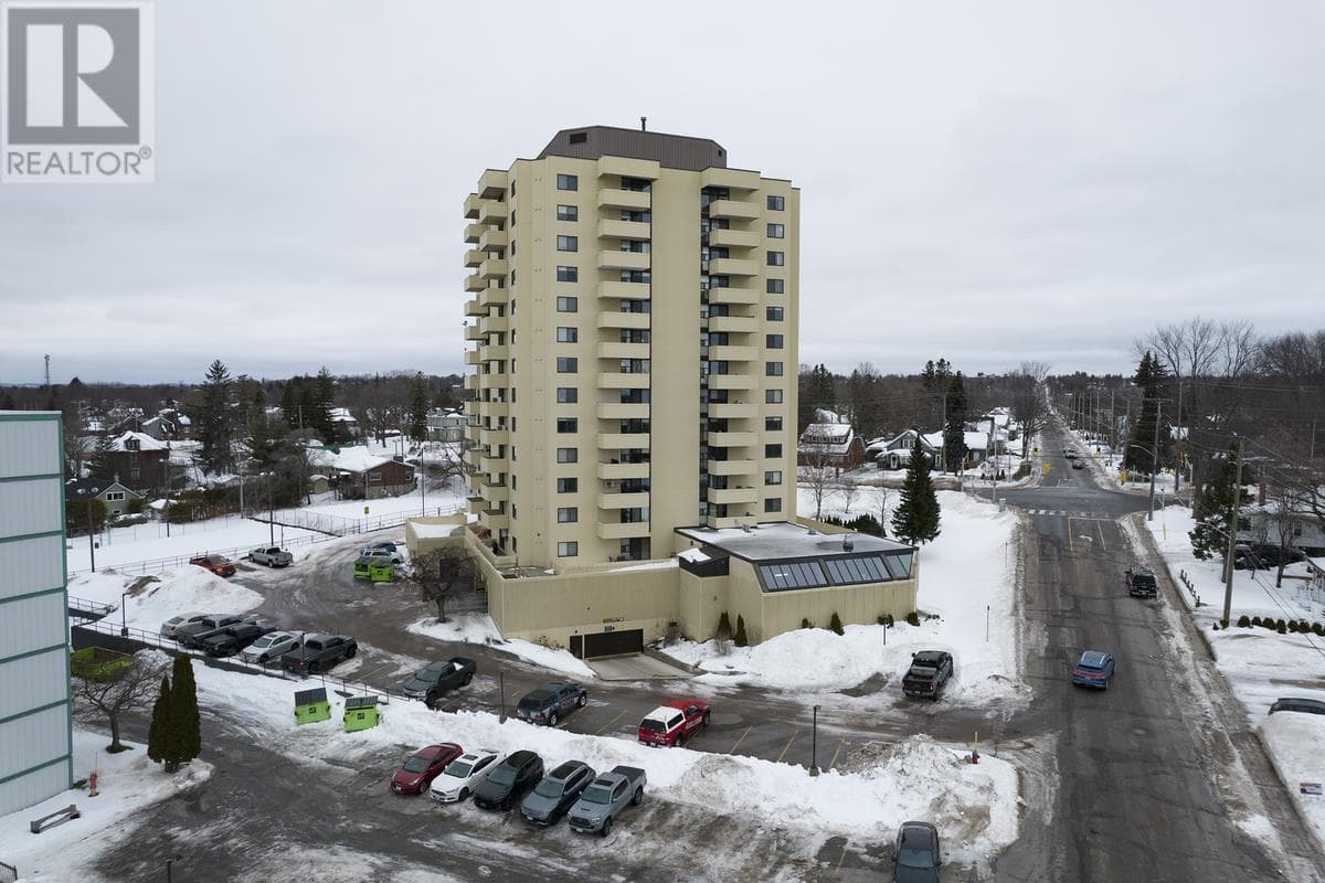 1139 Queen ST E # PH1 — Sault Ste. Marie, Ontario - Main photo