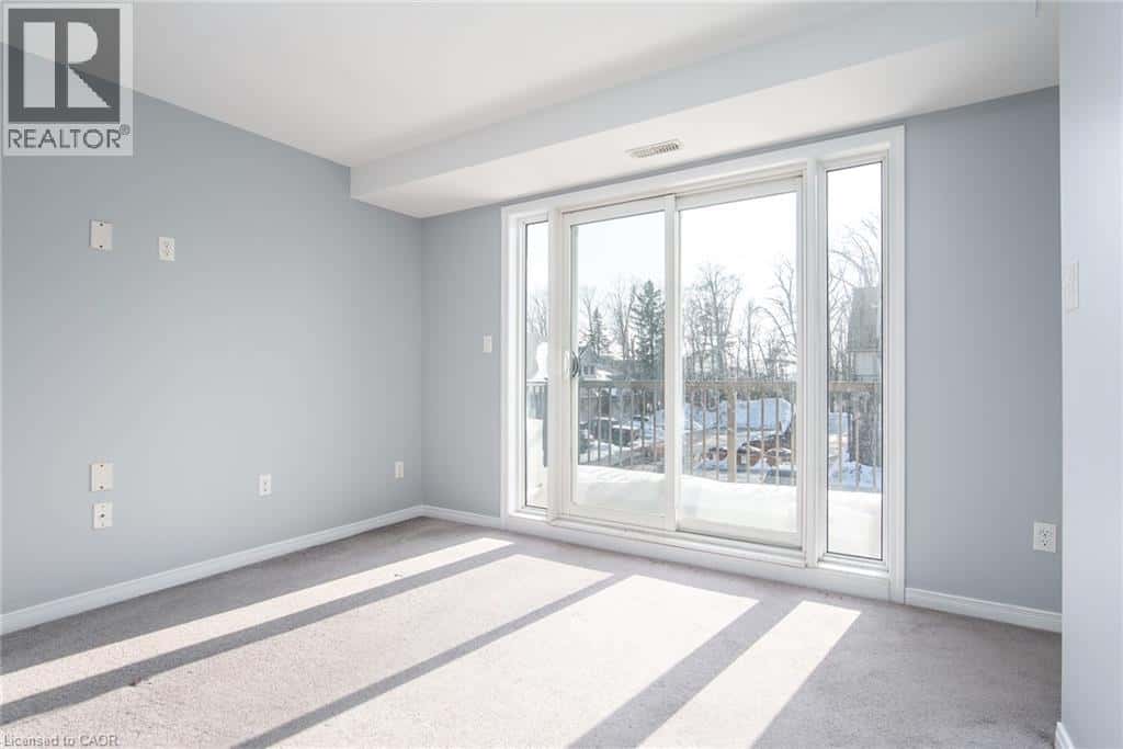 234 RACHEL Crescent Unit# E — Kitchener, Ontario - Photo 4 of 32