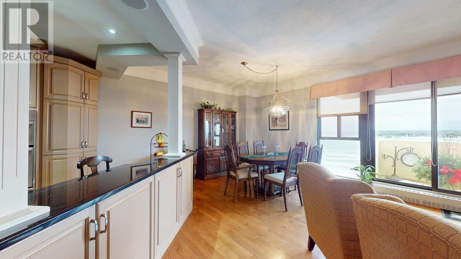 1139 Queen ST E # PH1 — Sault Ste. Marie, Ontario - Photo 5 of 48