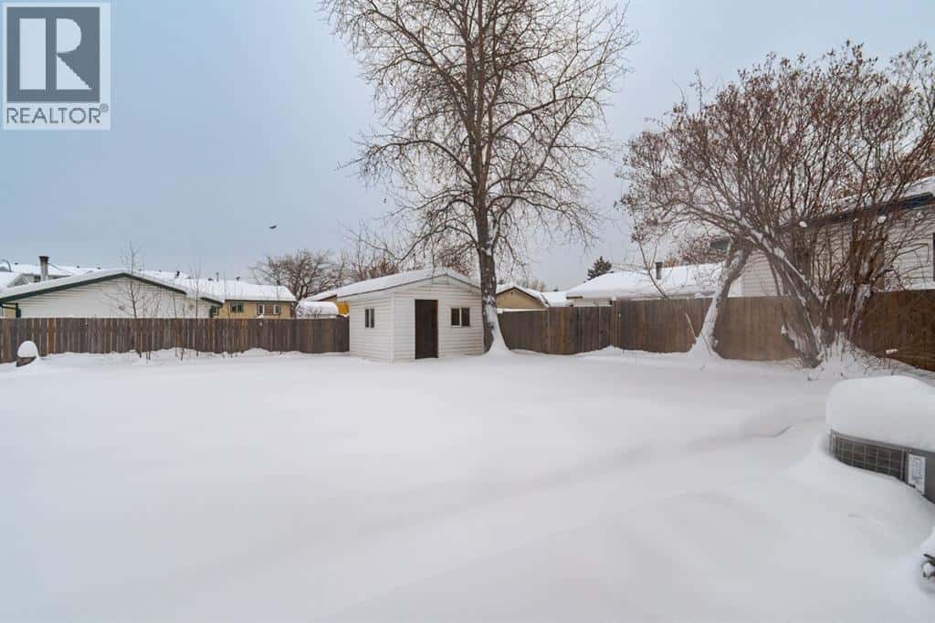 23 Maciver Street — Fort McMurray, Alberta - Photo 2 of 34