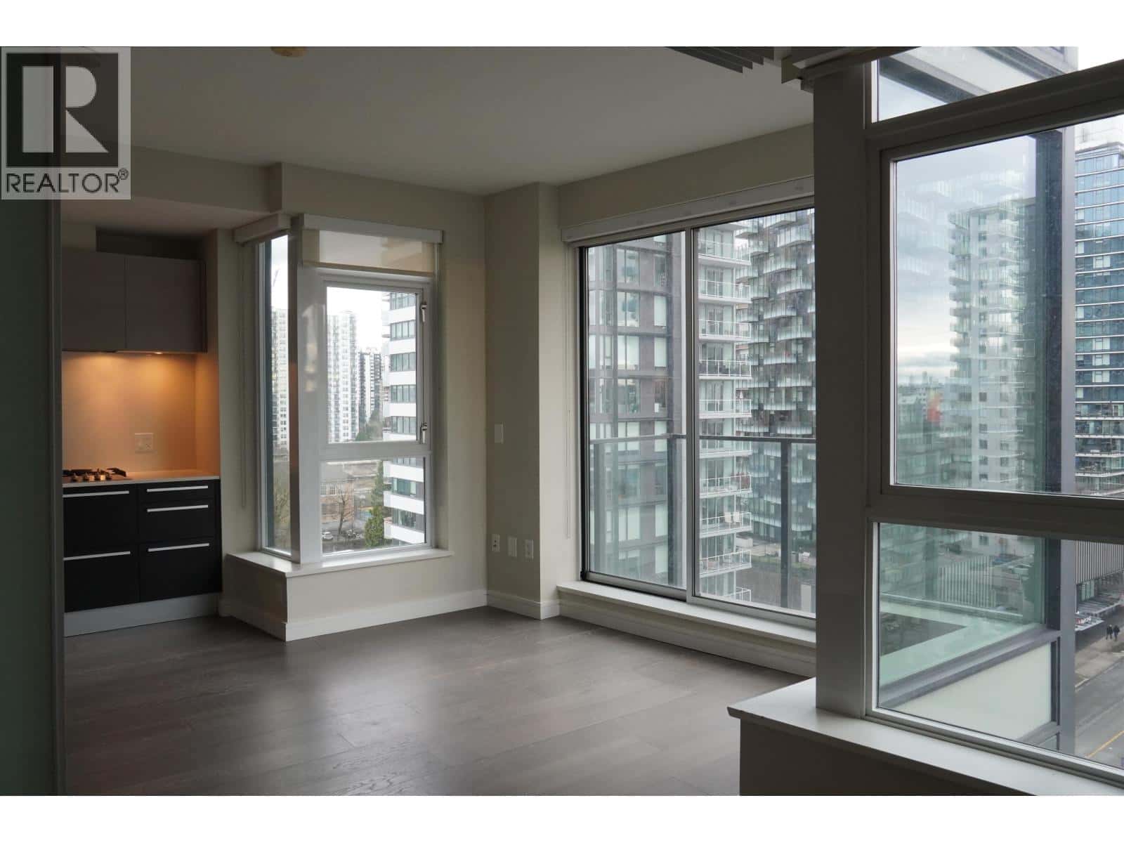 1103 1221 BIDWELL STREET — Vancouver, British Columbia - Photo 4 of 15