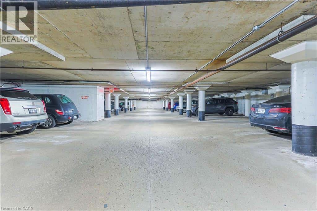 5475 LAKESHORE Road Unit# 54 — Burlington, Ontario - Photo 4 of 47