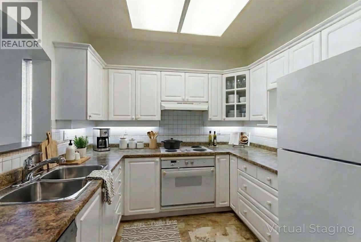 330 2995 PRINCESS CRESCENT — Coquitlam, British Columbia - Photo 5 of 24