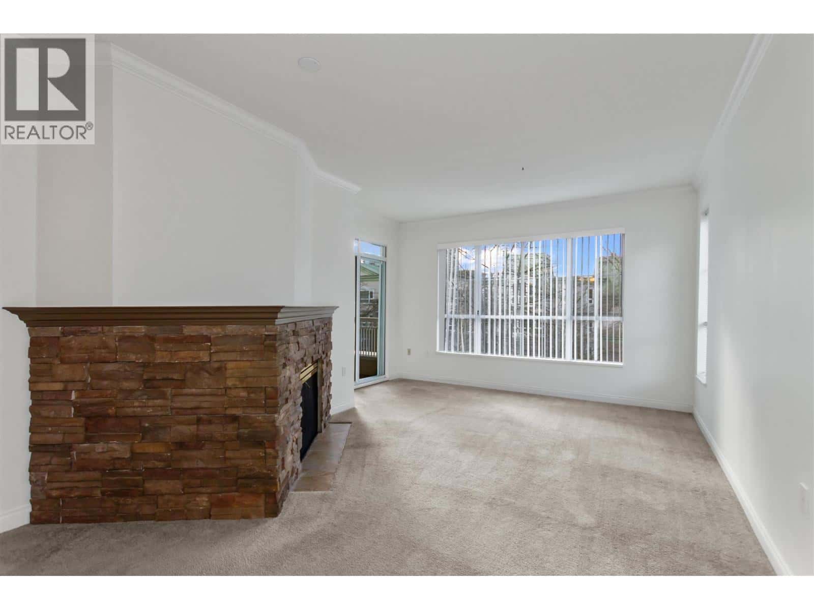 330 2995 PRINCESS CRESCENT — Coquitlam, British Columbia - Photo 4 of 24