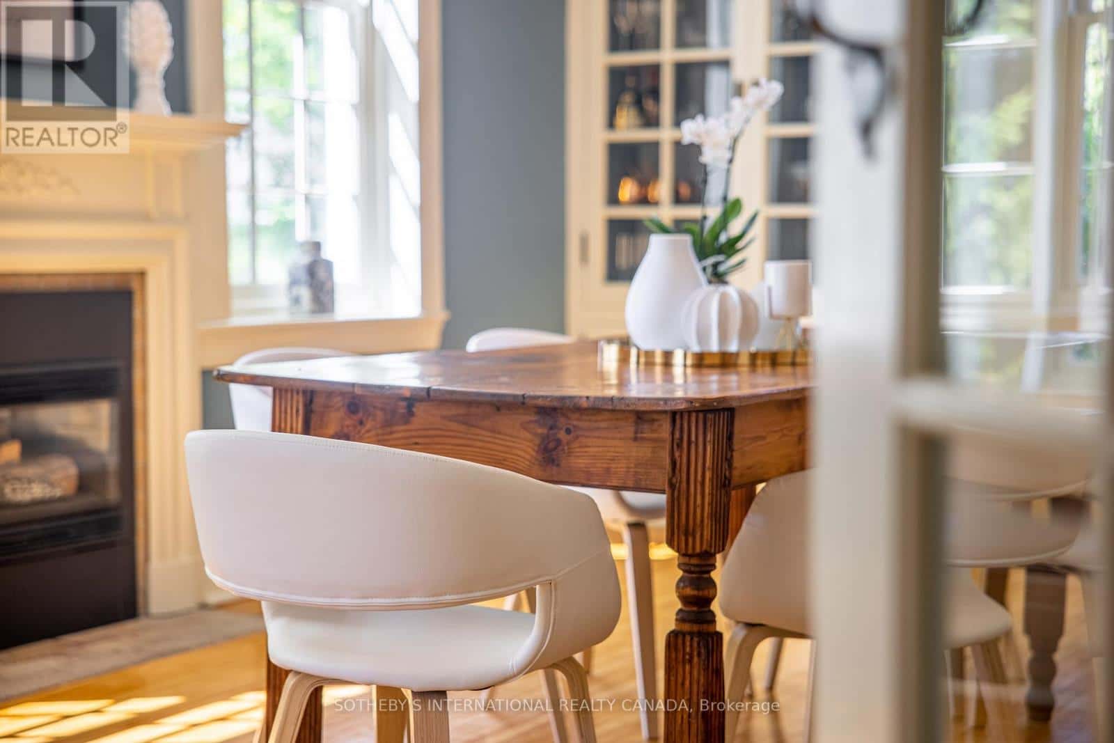 220 OLD YONGE STREET — Aurora (Aurora Village), Ontario - Photo 5 of 43