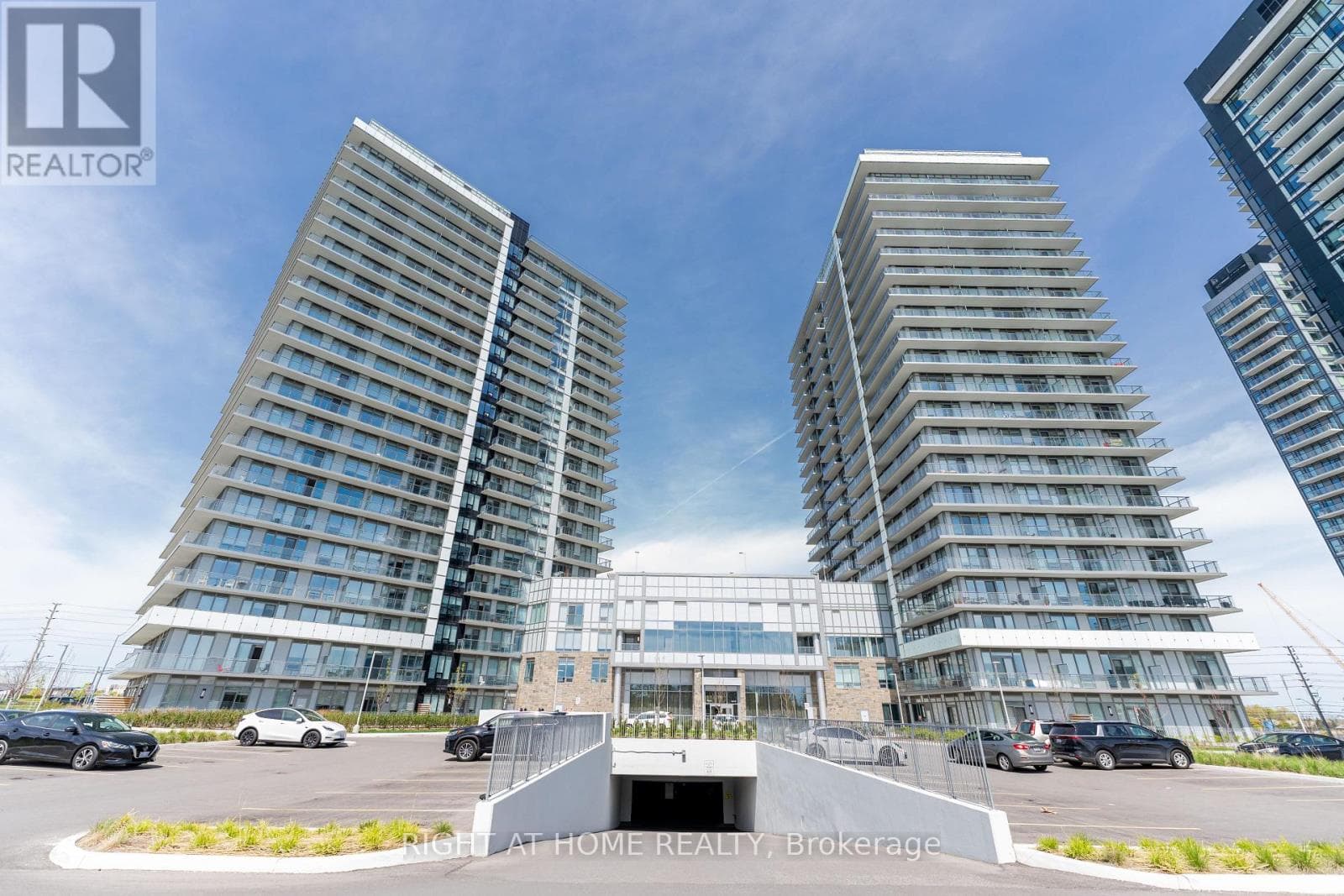 207 - 4655 METCALFE AVENUE — Mississauga (Central Erin Mills), Ontario - Main photo