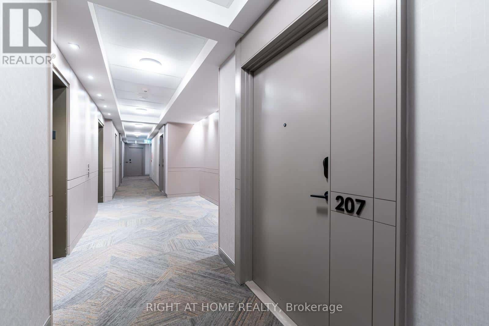 207 - 4655 METCALFE AVENUE — Mississauga (Central Erin Mills), Ontario - Photo 3 of 32