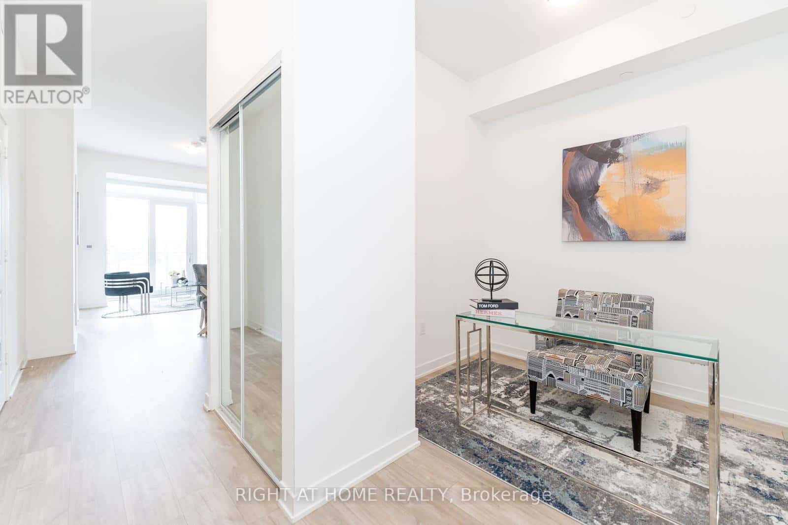 207 - 4655 METCALFE AVENUE — Mississauga (Central Erin Mills), Ontario - Photo 5 of 32