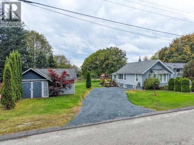 6577 KING AVE — Powell River, British Columbia - Main photo