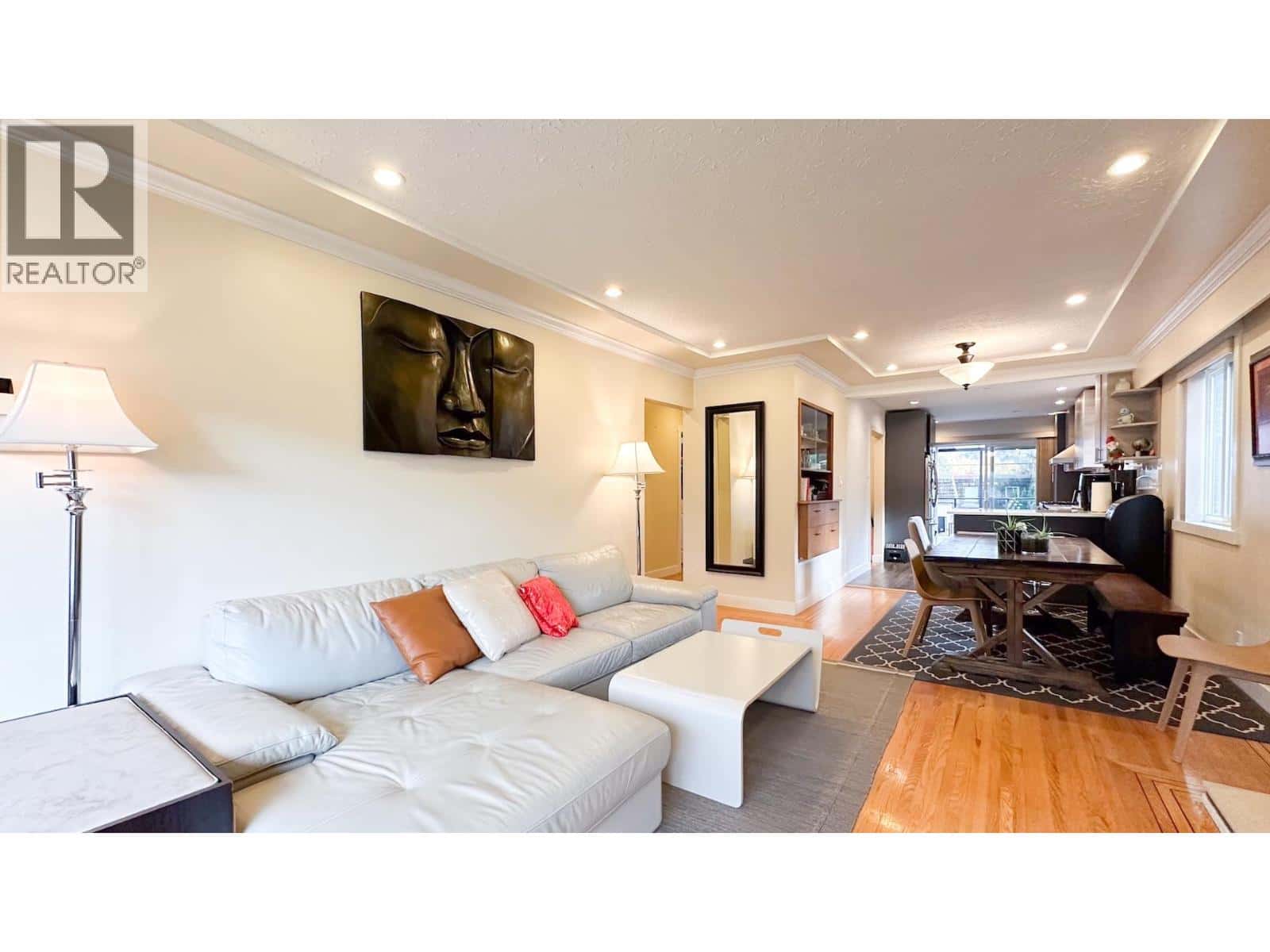 56 WARWICK AVENUE — Burnaby, British Columbia - Photo 4 of 38